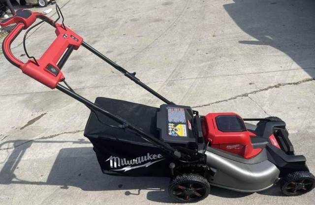 Milwaukee top rated electric lawn mower
